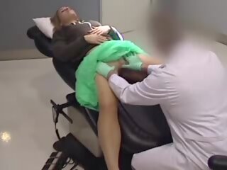 Gynechologist Bangs His Patient While boyfriend Waits